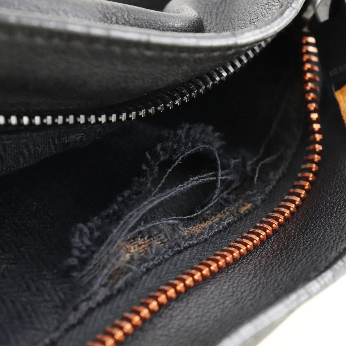 Pre-Owned Hermes Caravan Vertical PM Voderma Black Unisex Tote Bag (Fair)